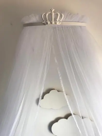 Dossel Coroa Vazada Branco + Mosquiteiro - Berço De Luxo - Image 2